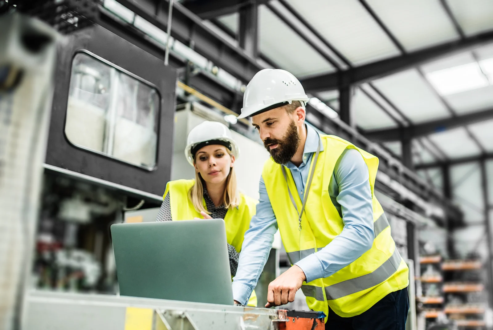 manufacturing-gen-ai-trends.webp