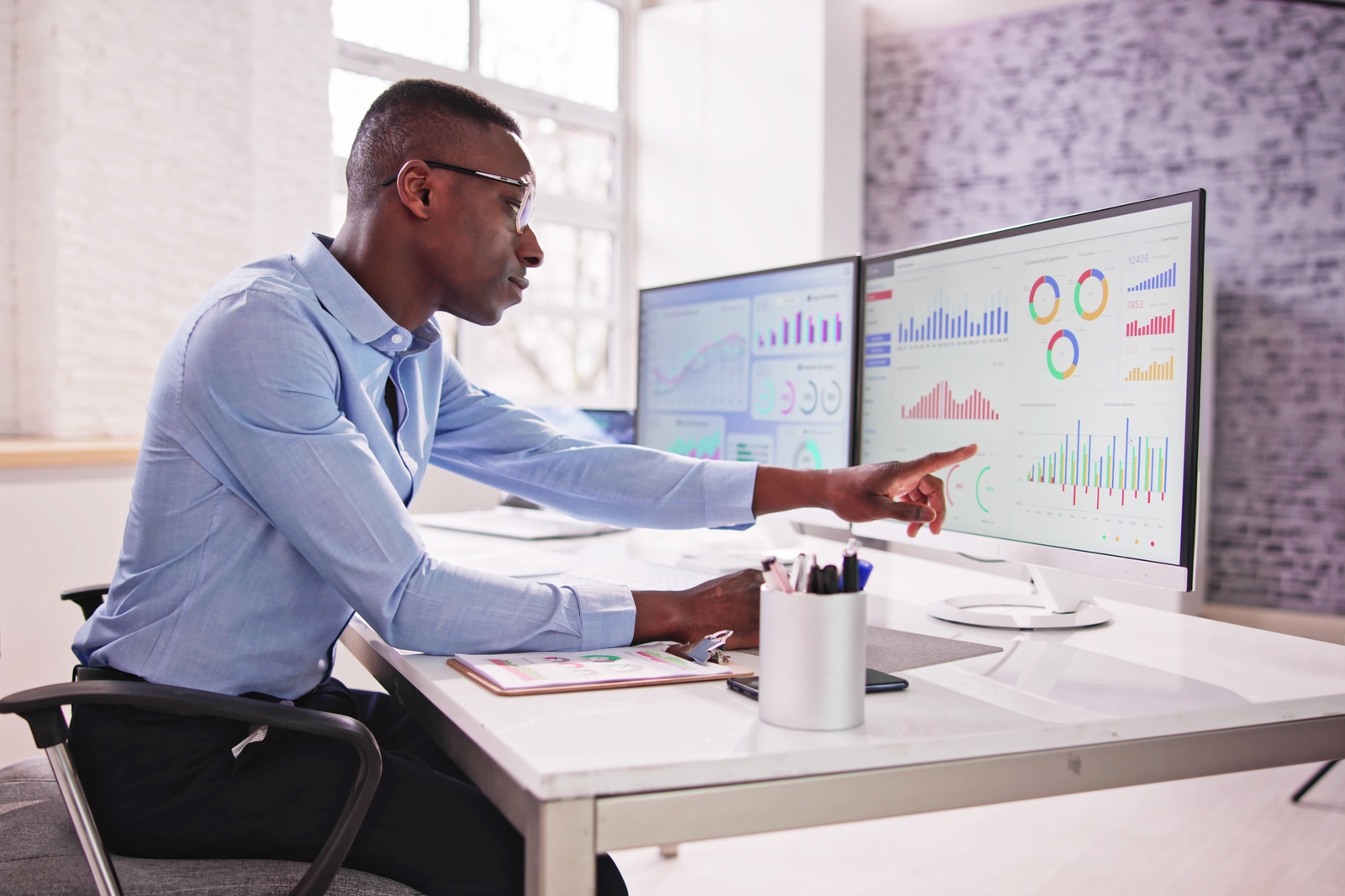ai-powered-analytics-a-game-changer-for-financial-compliance.jpg